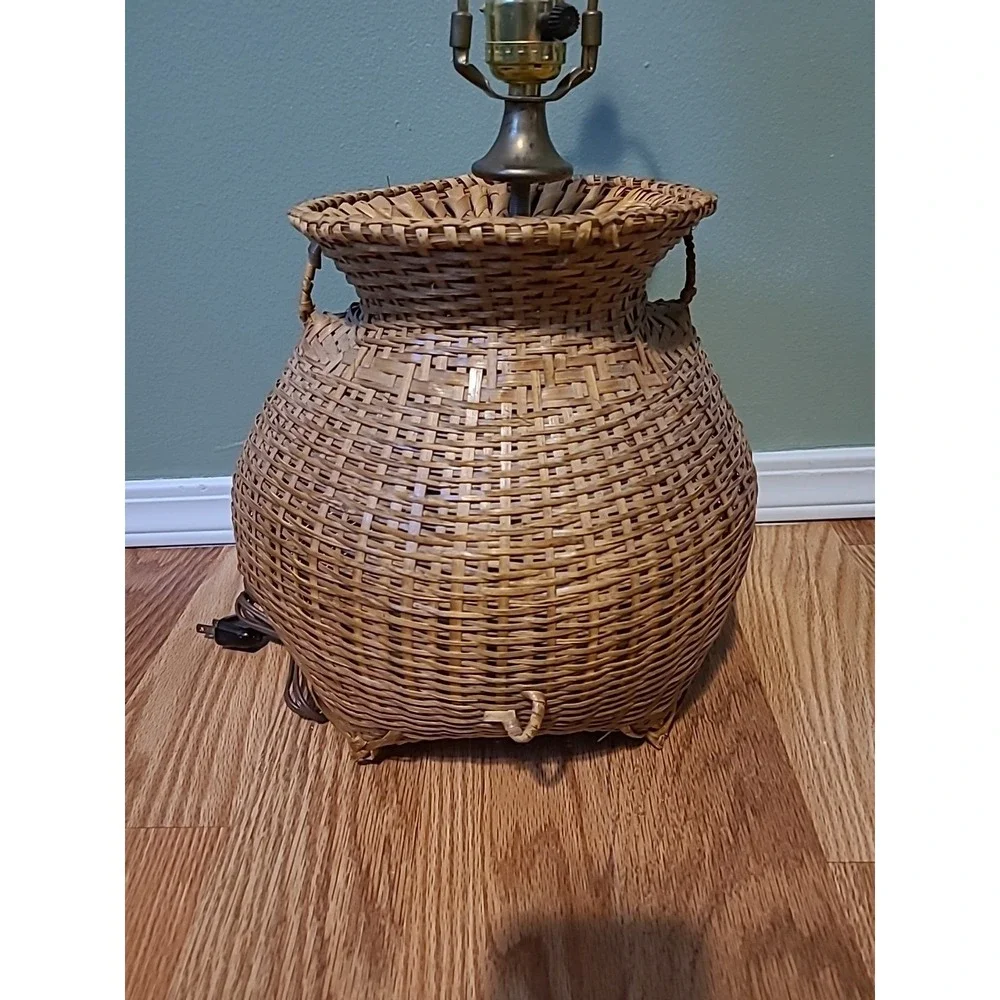 Mid Century Modern Vintage Basket Weave Rattan Lamp Works Read Description‎
